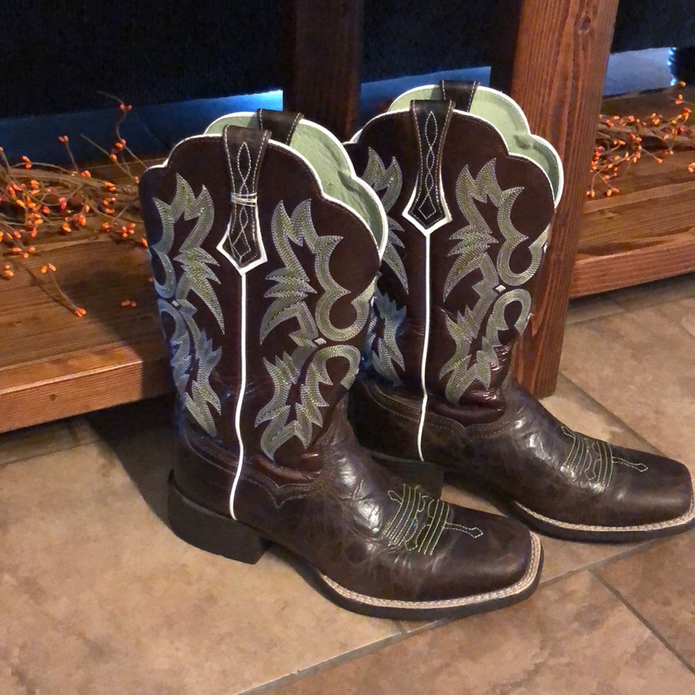 Ariat Tombstone boots